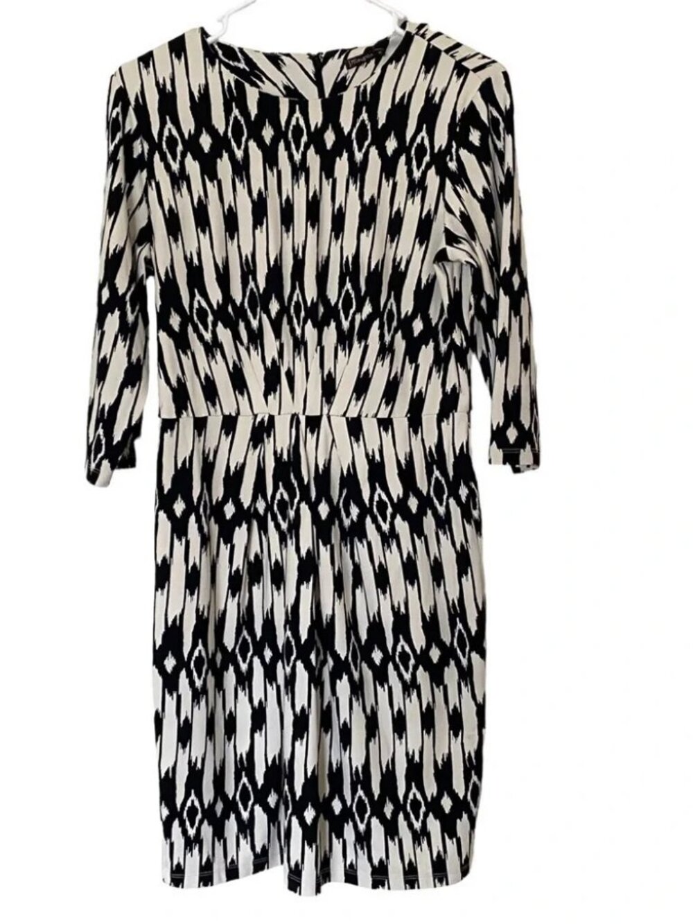 J McLaughlin Catalina Cloth Black Ivory Ikat Sheath Dress Size XS 3/4 Sleeves